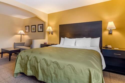 Quality Inn & Suites Lenexa Kansas City