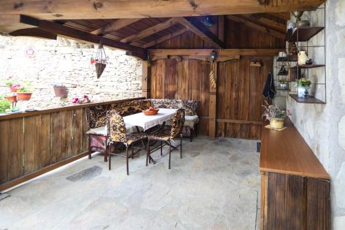 Тодорината къща in Leshten