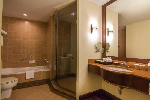 room detail thumbnail 2