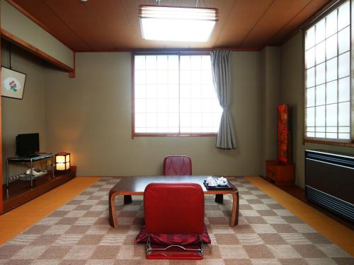 Japanese-Style Quadruple Room image 4