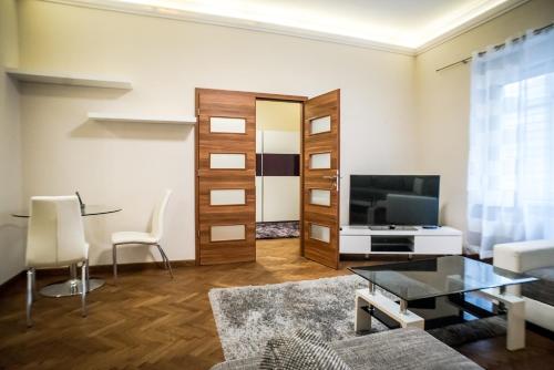  Downtown Szemere Apartment in Budapest