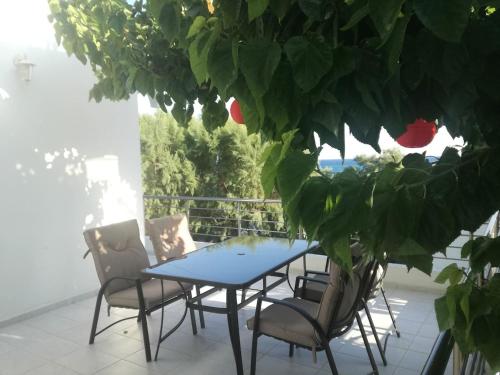 Seafront Apartment in Viannos