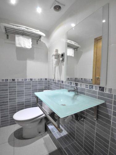 Hostal BARCELONA GOTIC 'guesthouse' - image 3