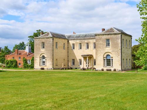 Hitchin Priory, , Hertfordshire