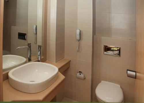 KOLYMBIA SKY HOTEL - Photo 5