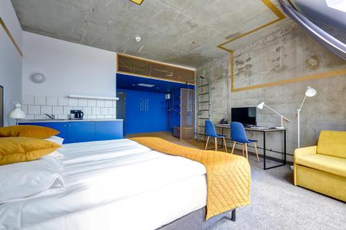 room detail thumbnail 0