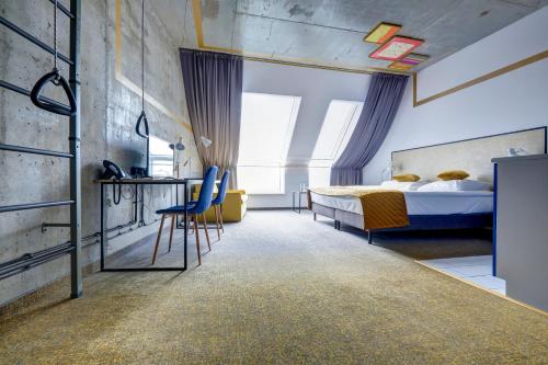 room detail thumbnail 1