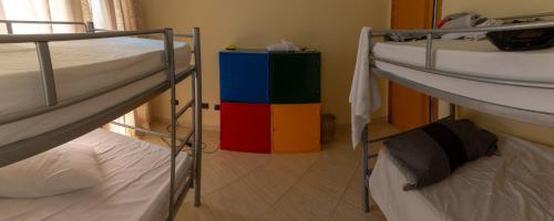 1 bunk bed