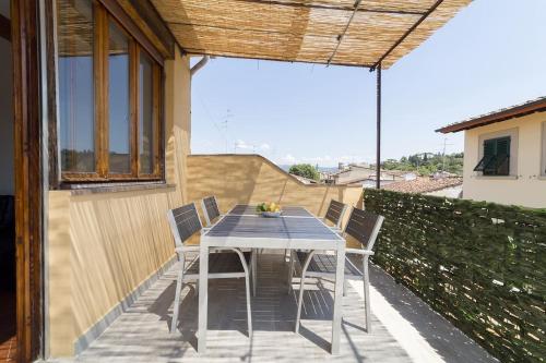 Hill's view terrace apartment - image 5