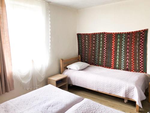 3 twin beds