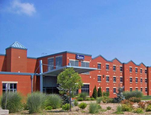 . Residence & Conference Centre - Welland