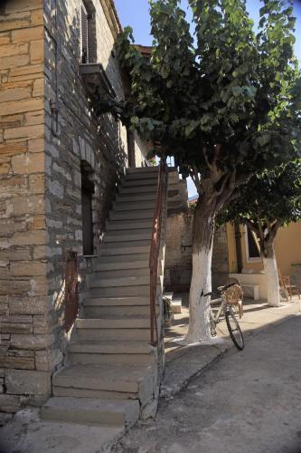  Vitala's traditional stone-build house in Vitala