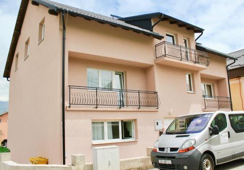 Falling Lakes Hostel - image 5