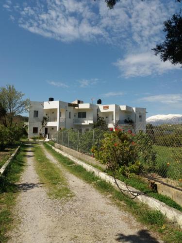  KAZAKIS NIKOS ROOMS in Pitsidia