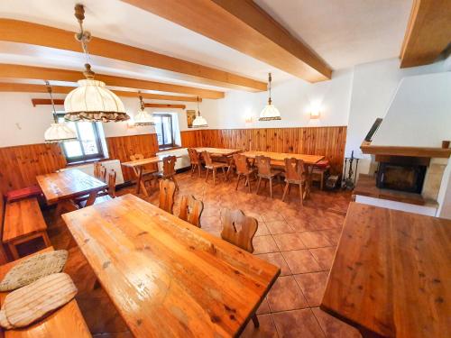 Chalupa Barborka - Narodni park Krkonose, sauna, bazen, detske hriste, gril, 6 pokoju, kuchyn, spole in Strazne