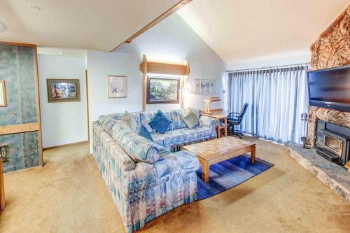 

Aspen Creek #401 - One Bedroom Condo