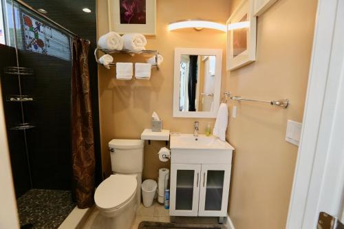 Fantasy Island Inn, Caters to Men in Fort Lauderdale, USA