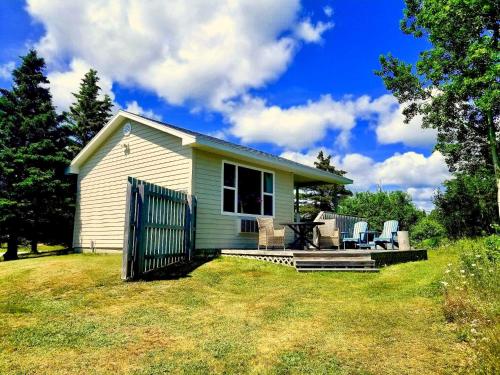 A szálláshely kívülről, Seascape Coastal Retreat - 2 ADULTS ONLY - HOT TUB AND WITHOUT HOT TUB OCEANFRONT PROPERTY in Ingonish Beach (NS)