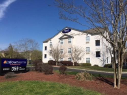 InTown Suites Extended Stay North Charleston SC - Airport in Charleston, USA