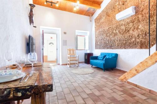 Typical fishing village in historic center II in ปอติเมา