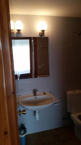 One-Bedroom Apartment (2 - 4 Adults) image 8