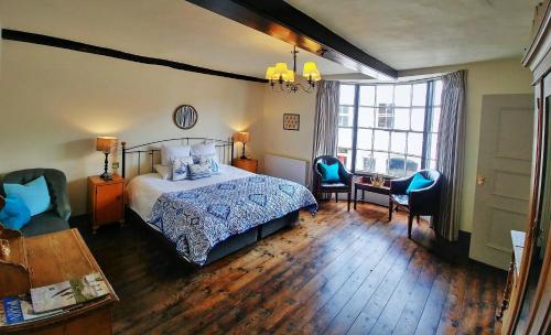 Kings Head Holt 3