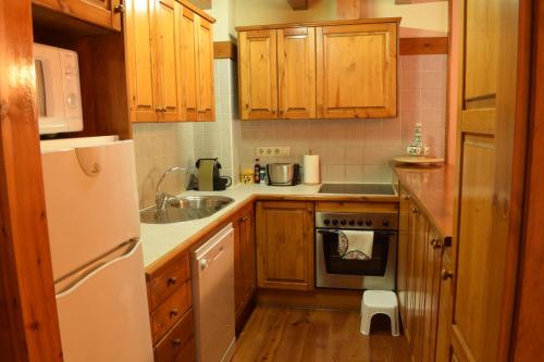 Konyha, Apartamento Forcanada in Es Bòrdes