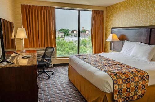 Elmhurst Hotel in Queens, USA