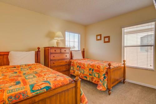 Game Room Private Pool & Spa! Home - image 9