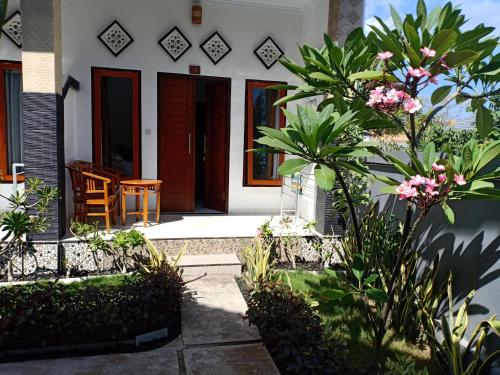 Dwiki Putra Home Stay in Nusa Lembongan