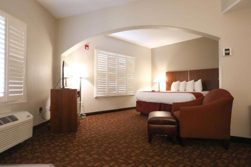 Best Western Lanai Garden Inn & Suites - image 7