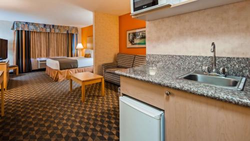 Best Western Plus North Las Vegas Inn & Suites