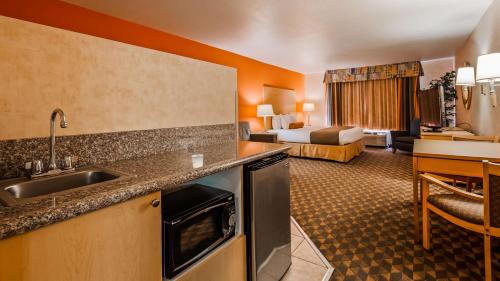 Best Western Plus North Las Vegas Inn & Suites