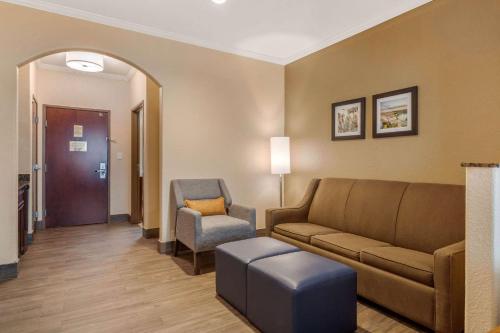 Comfort Suites Baytown I 10