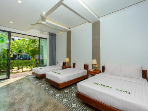 1 king bed, 2 twin beds