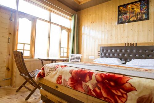 The Alpinist cafe and Retreat