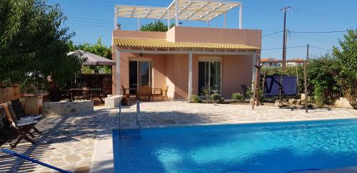  Beach Cottage in Tavronítis