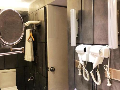 Grace Cox Smart Hotel Grace Cox Smart Hotel is a popular choice amongst travelers in Coxs Bazar, whether exploring or just passing through. The property offers guests a range of services and amenities designed to provide