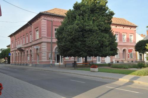 Piros Arany Panzió Kalocsa - image 3