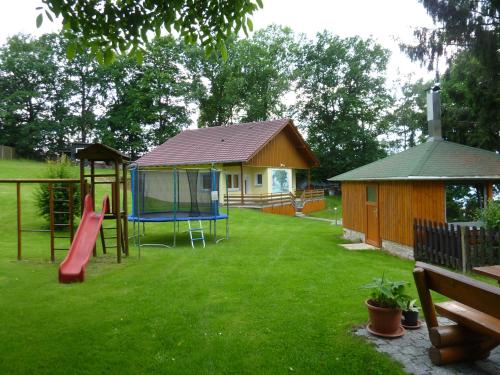 Spēļu laukums, Zweiraumferienwohnung in Zadelsdorf