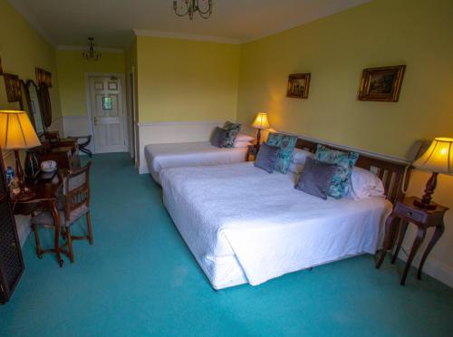 Kilcooly's Country House Hotel