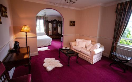 Kilcooly's Country House Hotel