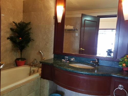 New Town Suite At Times Square - image 7