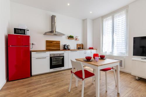 MISIRLOU -Superbe Studio dans la Vieille Ville, Марсель (фото 6)