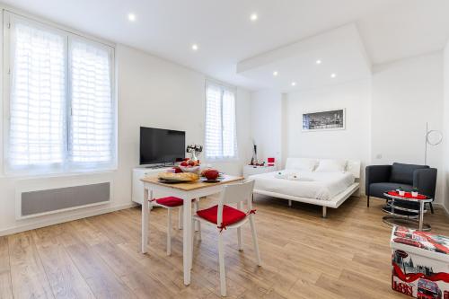MISIRLOU -Superbe Studio dans la Vieille Ville, Марсель (фото 7)