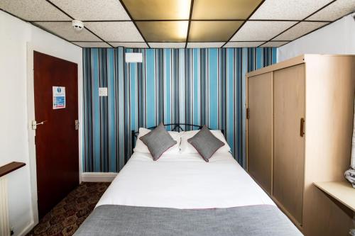 MyRoomz Silver Strand Hotel Room Type - Double Room with Private Bathroom