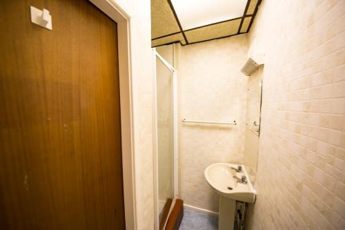 MyRoomz Silver Strand Hotel Room Type - Family Room with Private Bathroom