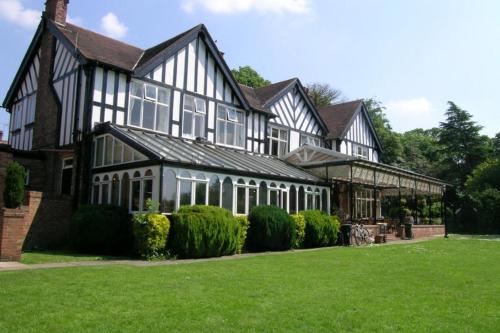 The oaklands hotel Weaverham 