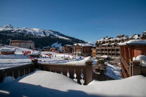 Apartment with Mountain View