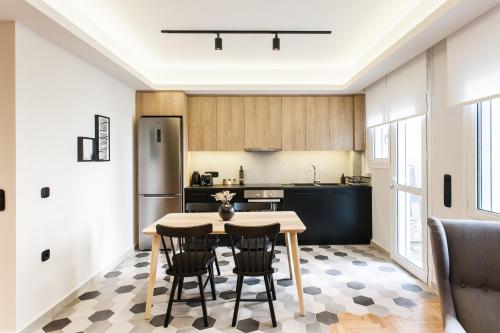 Modern Minimalist 3BD Apartment in Hilton District by UPSTREET - image 11